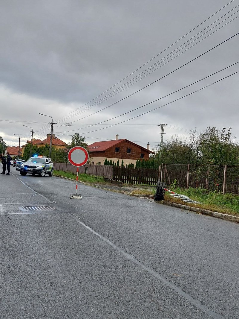 Uzavřené komunikace, MHD a volné pytle